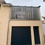 Loft Avec Terrasse Pour 4 Pers A 3km Du Circuit Avec Garage Au Calme 아파트 *