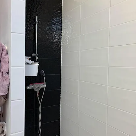 Apartament Loft Avec Terrasse Pour 4 Pers A 3km Du Circuit Avec Garage Au Calme Le Mans