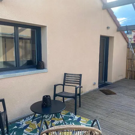 Loft Avec Terrasse Pour 4 Pers A 3km Du Circuit Avec Garage Au Calme Le Mans