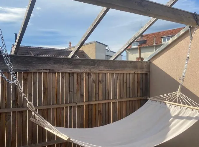 Loft Avec Terrasse Pour 4 Pers A 3km Du Circuit Avec Garage Au Calme